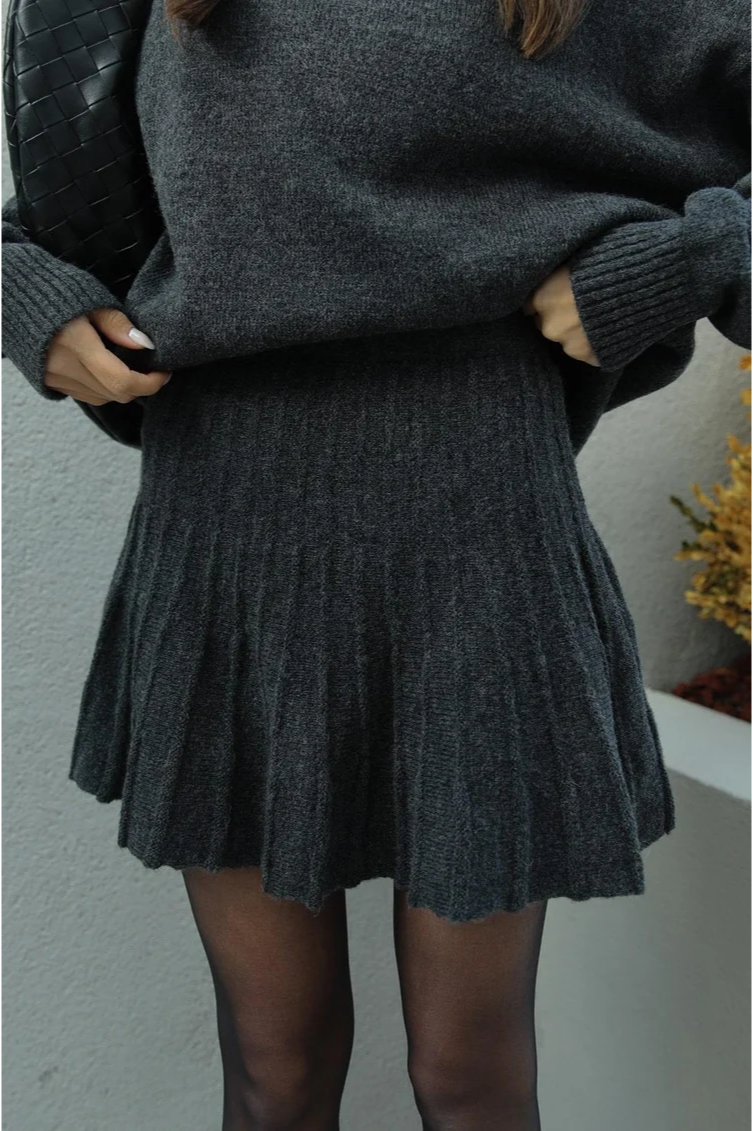 Jolie Raphaella - Ensemble Jupe En Tricot Avec Col Roulé