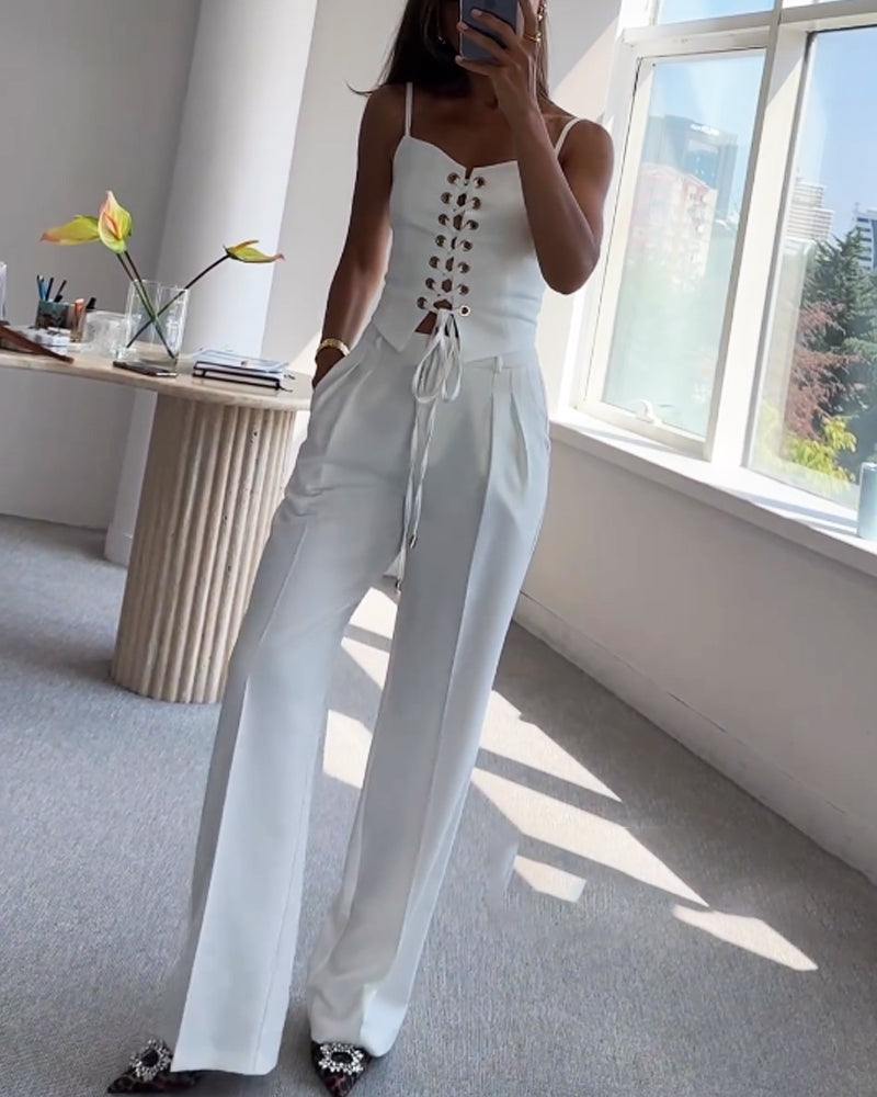 Olivia ! Ensemble deux pièces avec haut et pantalon assortis